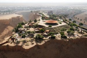 沙漠崖地建筑可视化：软件与设计思路解析